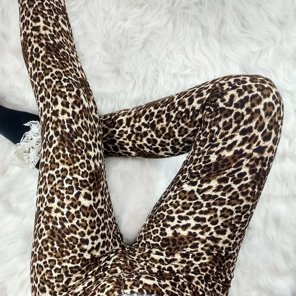 Leopard Print Leggings - Picture 2 of 6